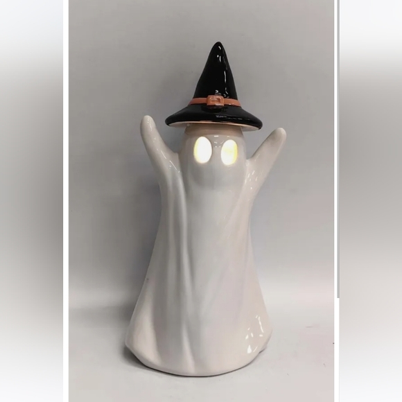 👻 NWT ghost,  light up ghost, ceramic ghost, ghost decor, ghost statue, witch - Picture 1 of 2